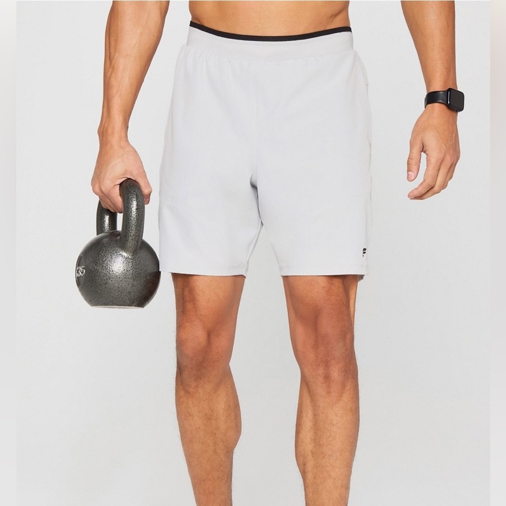 NWT Fabletics The Fundamental Lined 7” Shorts Light Gray / Black XXL - Picture 3 of 13